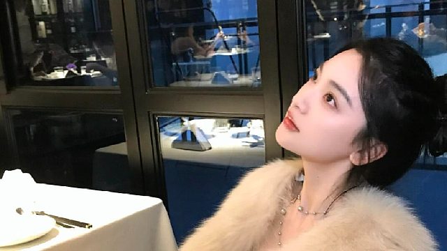 存一些拿捏姐感的拍照姿势