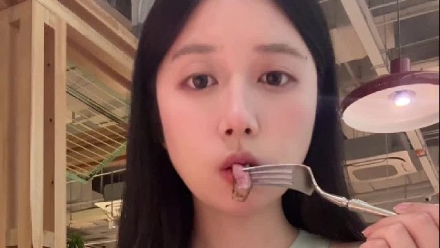 光谷逛吃抹茶浓度超标蜂蜜厚多士酸奶碗