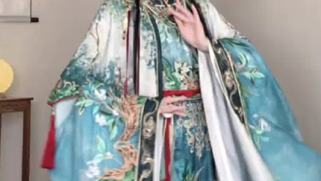 “雪浸染，万千华光，钟声塑佛龛” 好有神性！