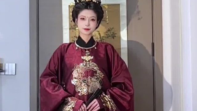 这个颜色真的扑面而来的尊贵感