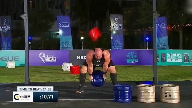 大力士扔铁桶挑战，八个铁桶炮弹连发，最快完成奖金五万