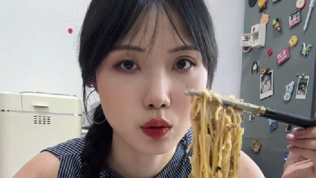 vlog｜一个人在家过中秋，夜晚微醺小酌