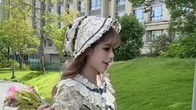 为这条漂亮裙子第一次拍外景