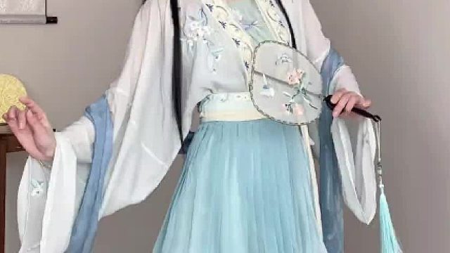 常记溪亭日暮，沉醉不知归路。”