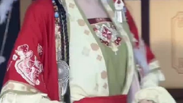 她原本是草原上自由自在的公主”