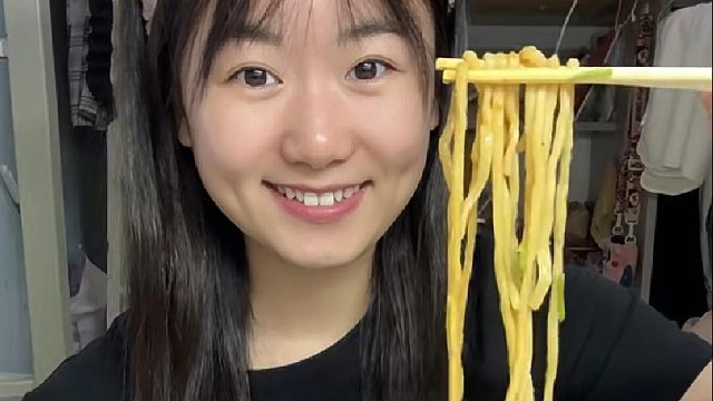 vlog｜大四女大学生宅校的一天花销多少？