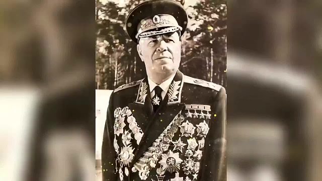 乌民众推倒朱可夫像且欢呼，此举背离历史，终将被历史所遗弃。