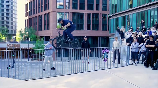 当自行车变成人间大炮，这帮狠人竟要用他，肉身硬刚死亡赛道