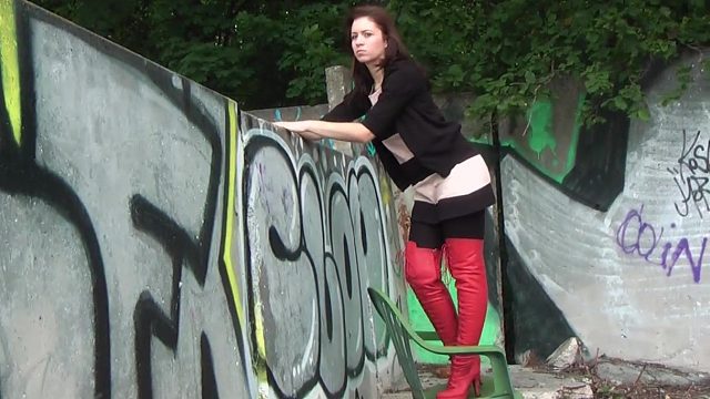 气质高雅的长靴小姐姐