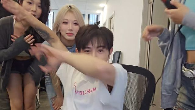 童锦程：身材这么好，啊不，你遮一下，观众：多管闲事