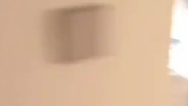 “醒醒小伙子，到终点站了”