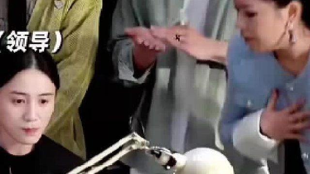 宋佳和王菊那部电影太赞啦！前句问这是啥奇葩领导？后句答竟是神仙搭档！