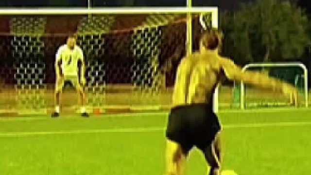 拉莫斯教学点球被儿子嫌弃非要学内马尔的招