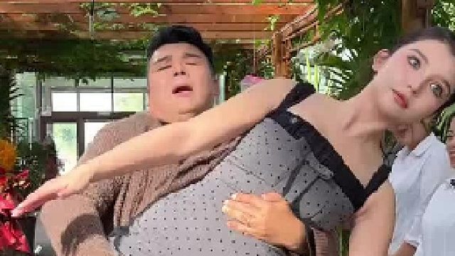 这家餐厅竟然有个机器人！