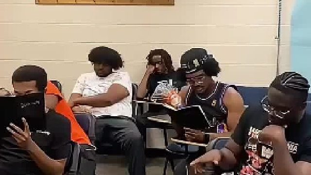 当一个学生提醒老师还没留作业时