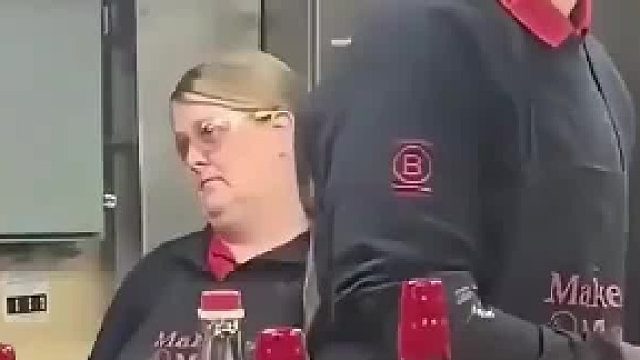 探索威士忌的奥秘，见证匠心酿造的奇迹！