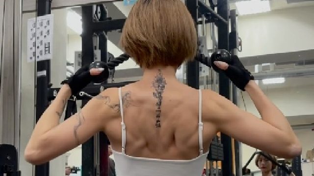 7：30早起健身 别人还在赖床我已经练完啦