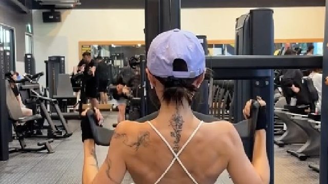 看到我的影片代表你该去练背了