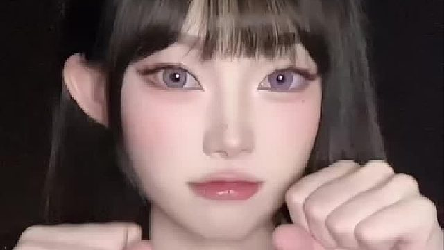 猫耳学妹的元气手势甜度超标