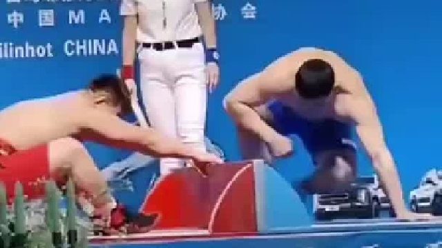 真男人的对决！对手被带飞了 国际大力士锦标赛！这真的是力量的