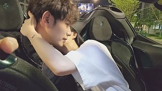 童錦程想念拉絲一姐，編了個由頭就上門索吻，觀眾：出生啊