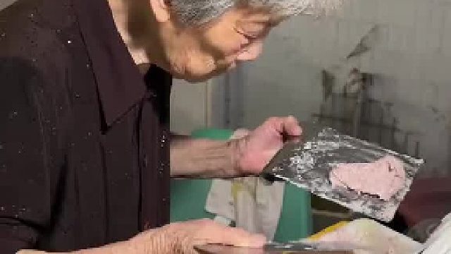 85岁老奶奶摆了三十多年瘦肉丸