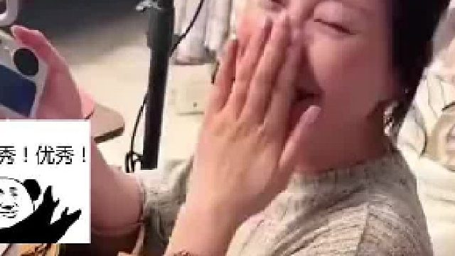 店老板晒自己招的富婆小助理，这是来体验生活吗？