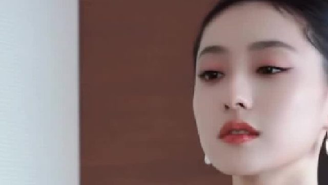 白裙配白玫，浪漫少女的心动狙击