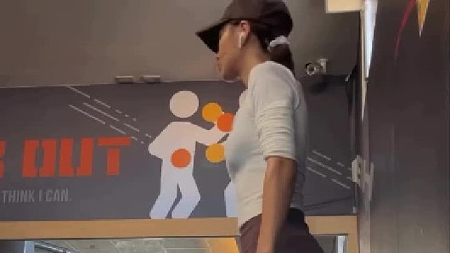 最近越来越爱练臀腿了