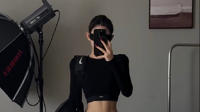 周日的清晨，阳光比闹钟还温柔