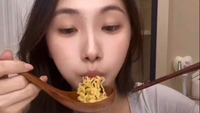 走，去吃麻辣烫