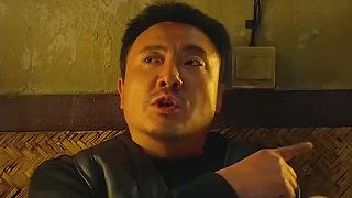 《抓娃娃》絕對是最值得一看的電影,喜劇的內(nèi)核是悲劇