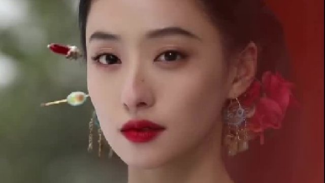 中式华服一穿，古典美人直接封神