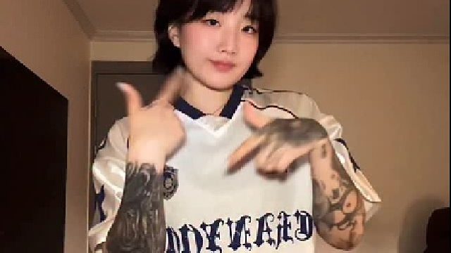 脚趾相撞时真的会发疯..