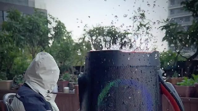 防水防摔高续航重低音户外音响，开启你的移动音乐派对