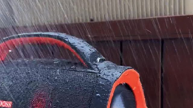 防水抗摔震撼音效，带你解锁山野间的音乐体验