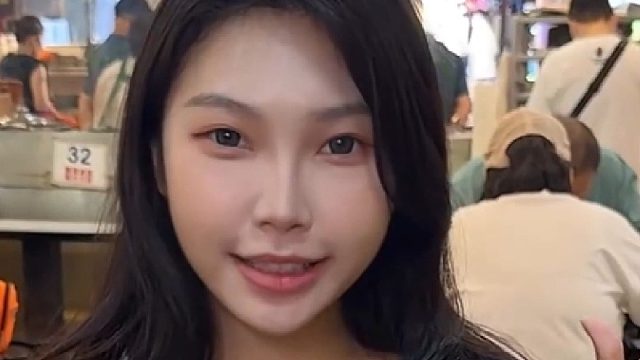 我吃过汉堡，但没吃过卤肉饭汉堡！