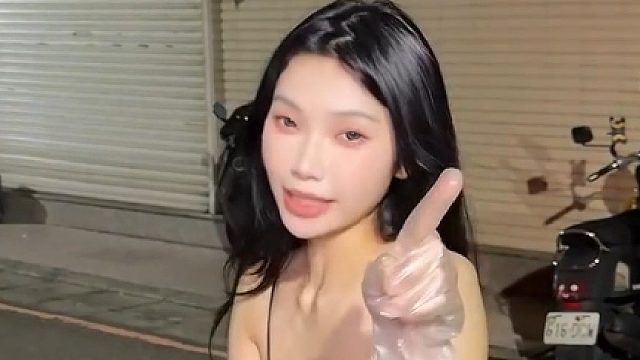 一次吃10根才叫吃东西！