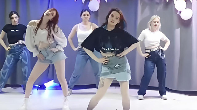 俄罗斯姑娘才艺表演24.04.12_集体舞06