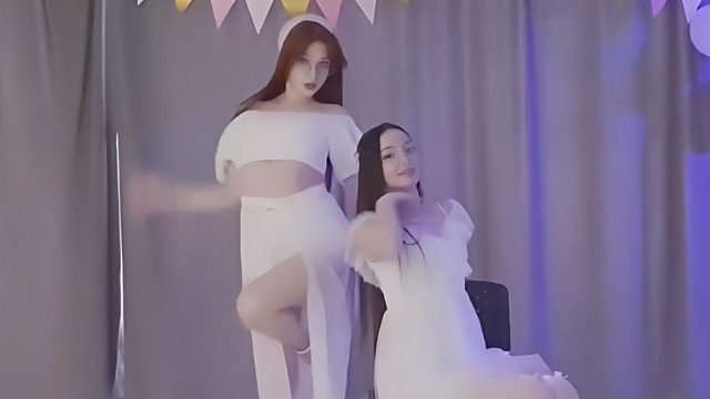 俄罗斯姑娘才艺表演24.04.13_双人舞