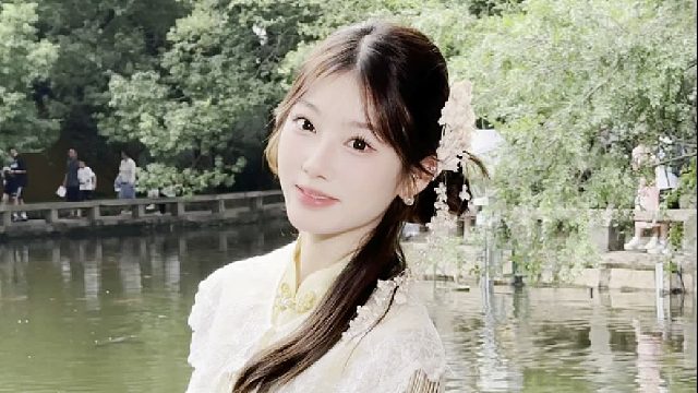 黄色旗袍太可爱了啊啊啊