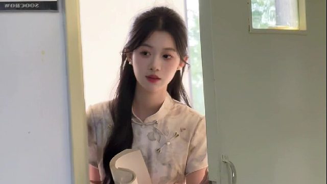 天了噜～穿旗袍上课真的好温柔