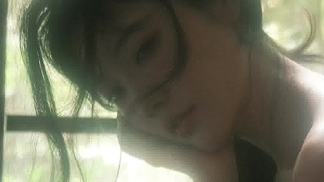 帮我看看这个“绿黄瓜色”的衣服有没有拍翻车