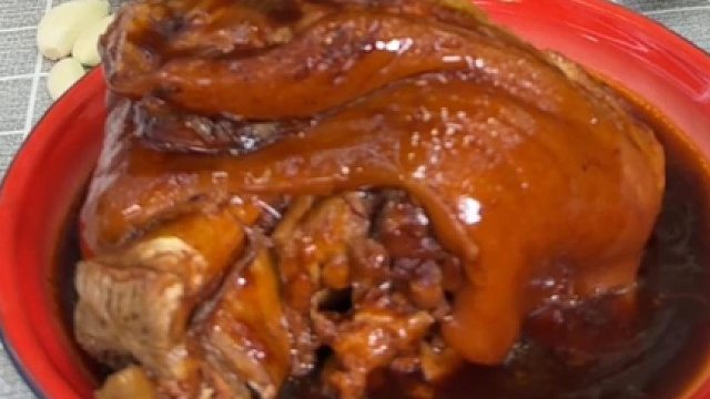 简单来个家常菜，冰糖肘子，麻婆豆腐，烧茄子，超级下饭菜！