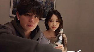 經(jīng)理：會員卡起充……童錦程：等下，我跟我老婆商量一下