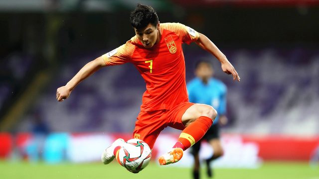 揭秘国足名场面：你以为武磊停大了？慢镜定格告诉你真相！