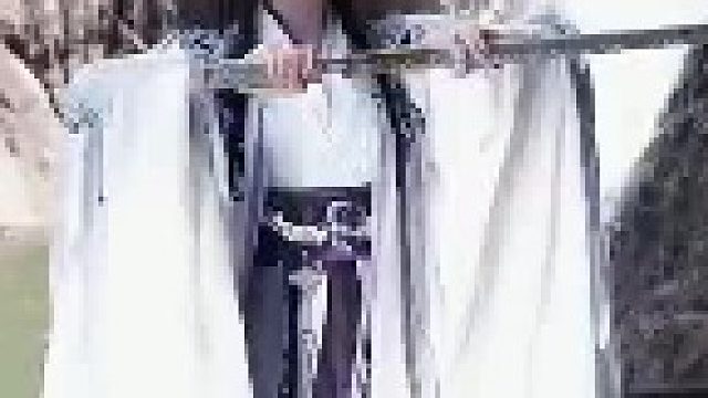 看好了，这一剑，慕瑶只出一次！