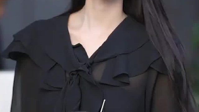 “你甜美的五官我心动的开端”