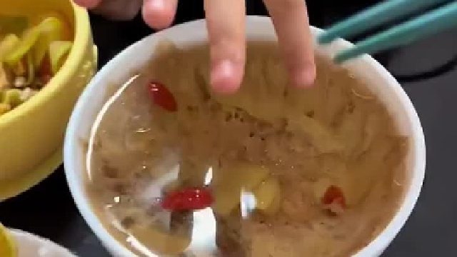 广东瘦肉水，可喝但不可细看…