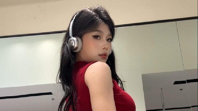 钱和身材总得搞一个吧